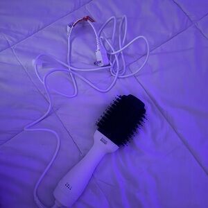 Revlon Black and White Styling Brush